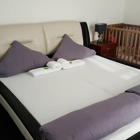 Hotel Excelent Rýmařov Bagian luar foto