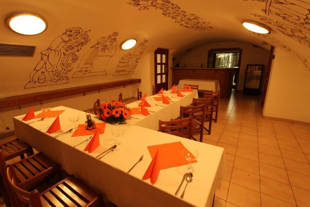 Hotel Excelent Rýmařov Bagian luar foto